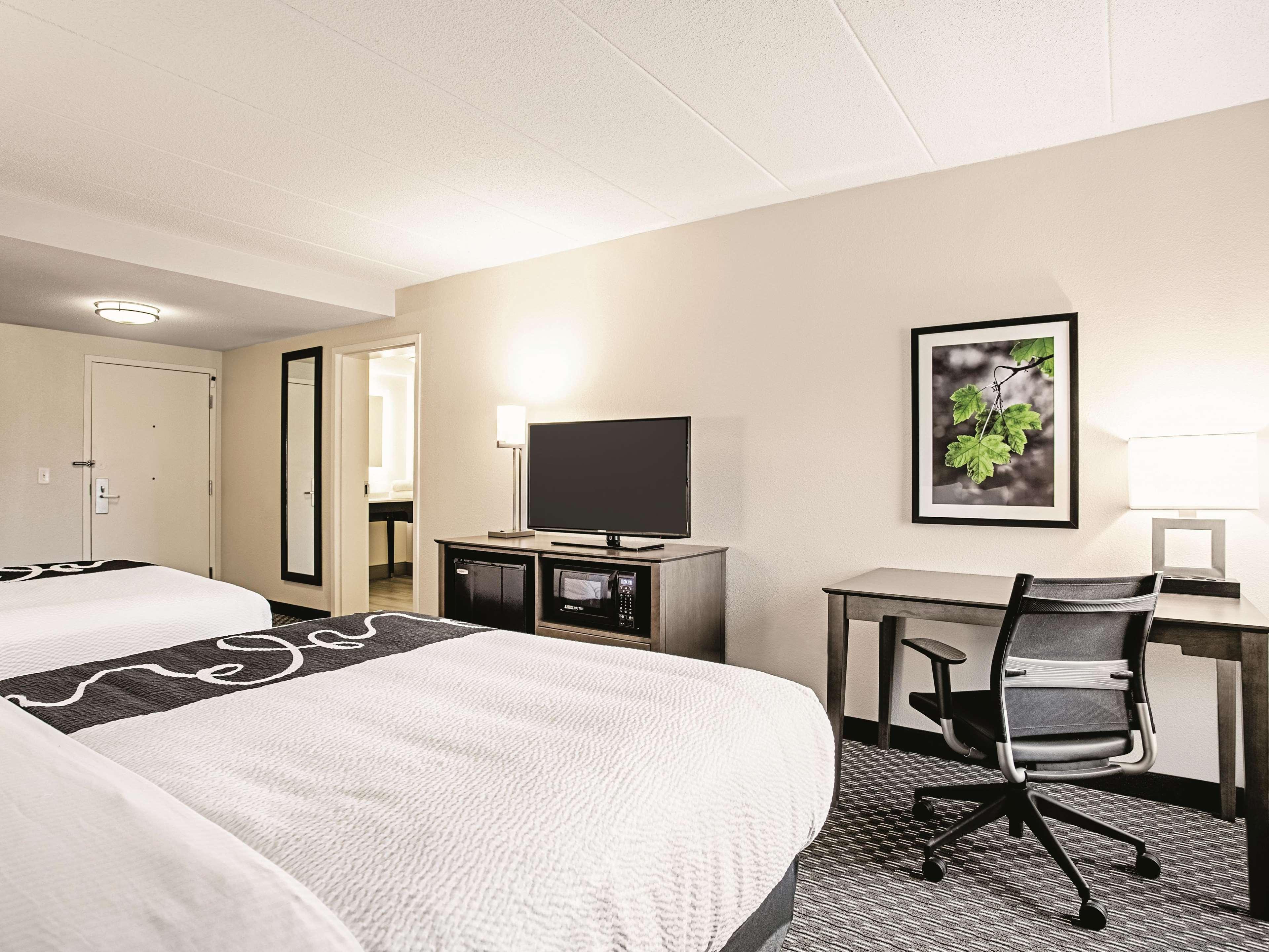 La Quinta By Wyndham Baltimore N / White Marsh Rosedale Экстерьер фото