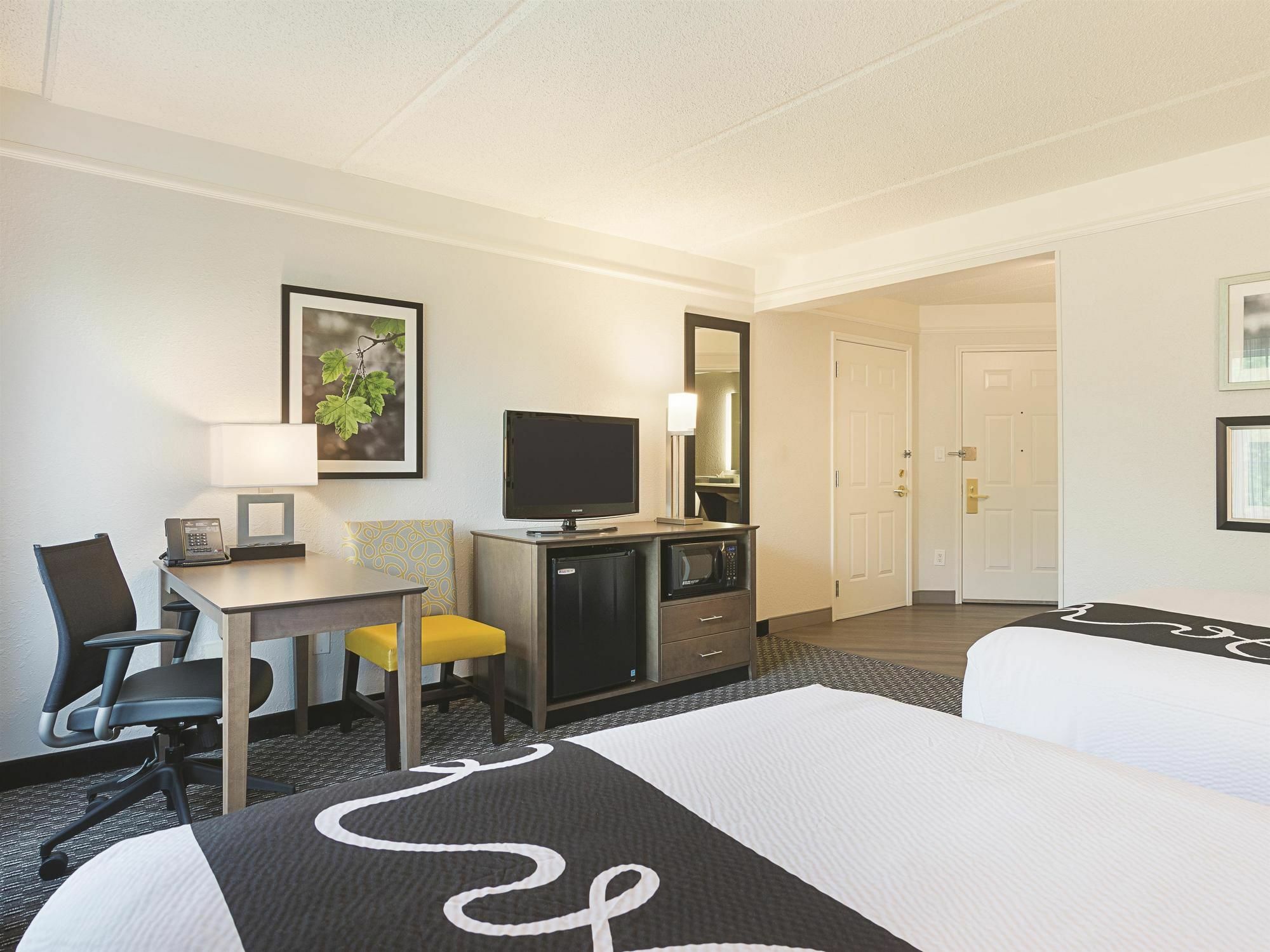 La Quinta By Wyndham Baltimore N / White Marsh Rosedale Экстерьер фото